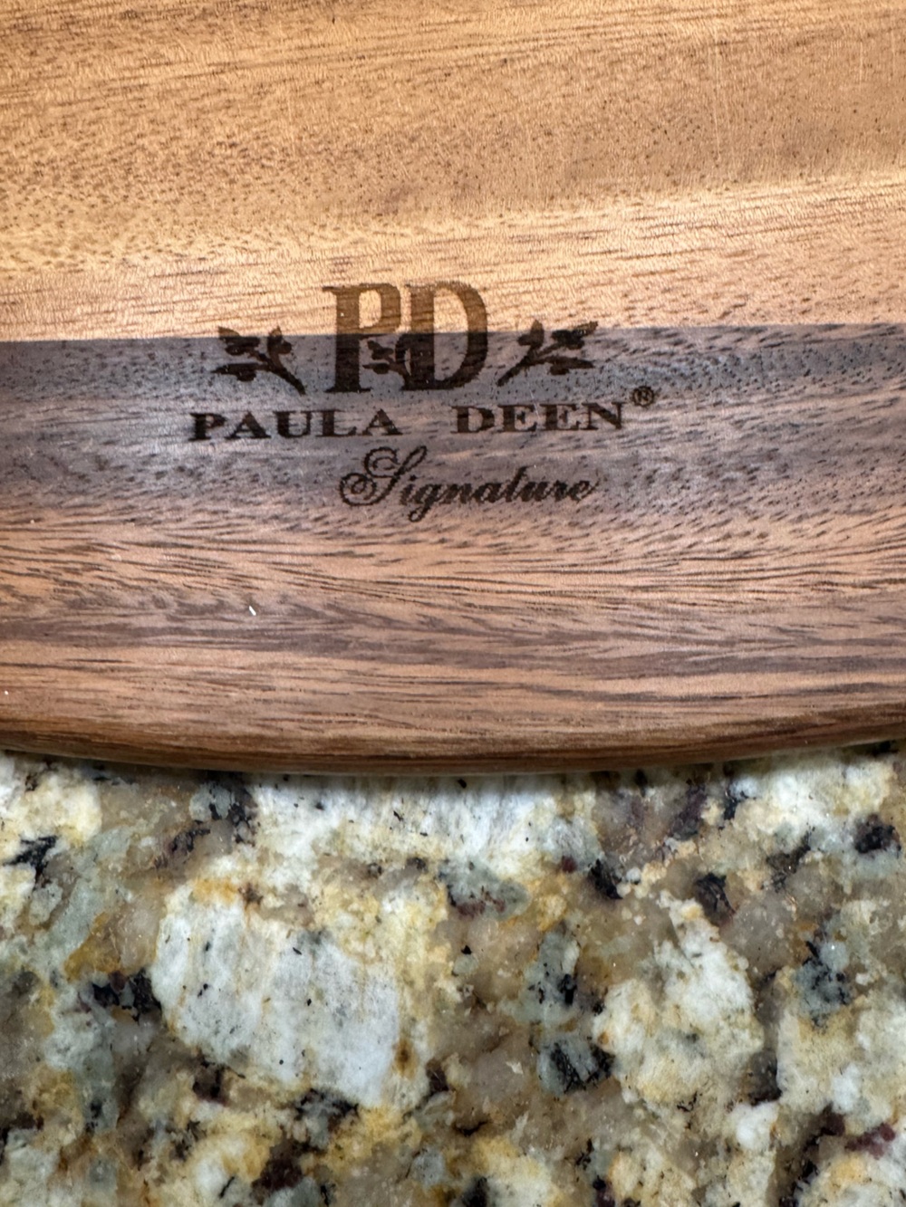 Paula Deen Pig Shaped Acacia Wood Large Cutting Board - 22” x 11” - Picture 4 of 4